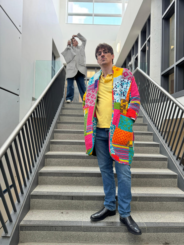 Chaos in the Rainbow Connection